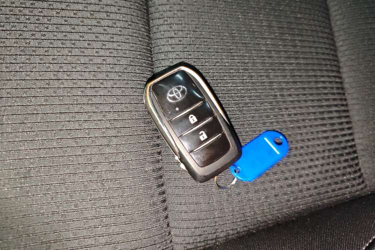 Used Toyota YARiS L Zhi Xiang 2022 1.5L CVT Leading PLUS Edition Vehicle Key