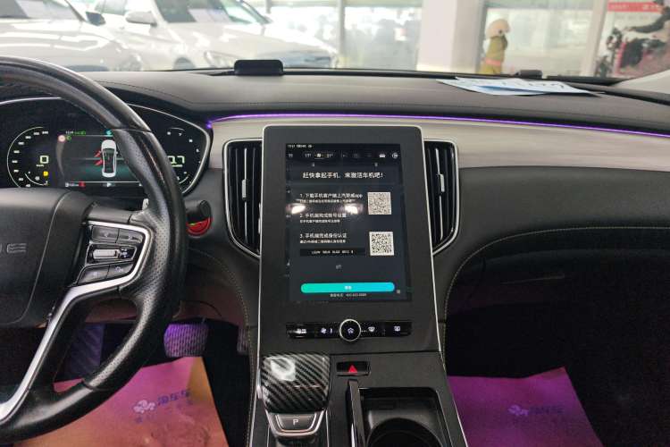 Used Roewe i6 MAX 2020 300TGI Automatic Supreme Edition with Cool Sunroof and Advanced Driving Features

