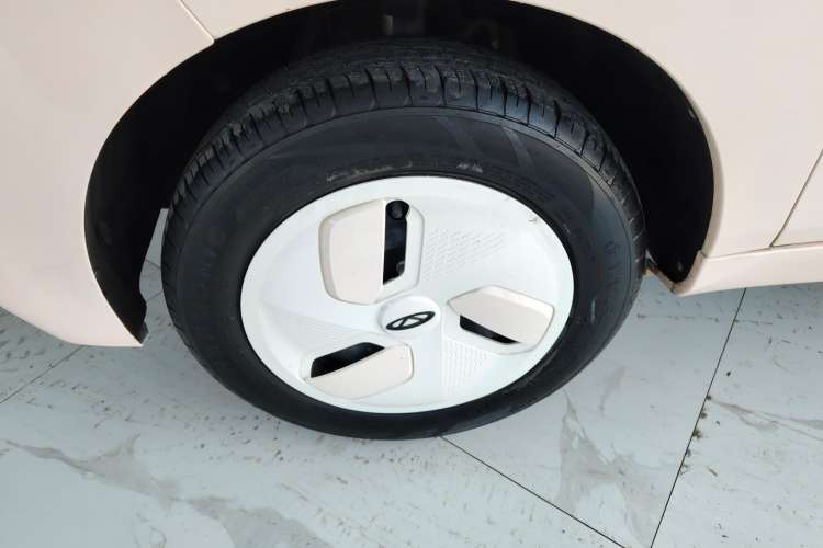 Used Chery New Energy QQ Ice Cream 2022 120km Conical Shape Lithium Iron Phosphate