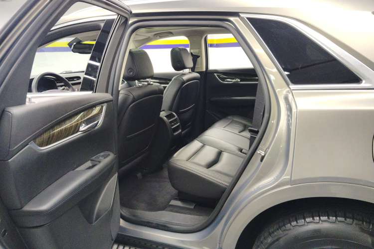 Used Cadillac XT5 2018 25T Luxury Model
