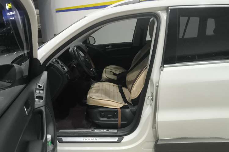 Used Volkswagen Tiguan L 2015 1.8TSI Automatic All-Wheel-Drive Luxury Model