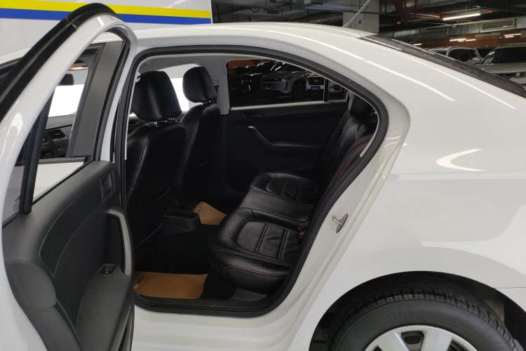 Used Volkswagen Santana 2015 1.4L Manual Fashion Edition