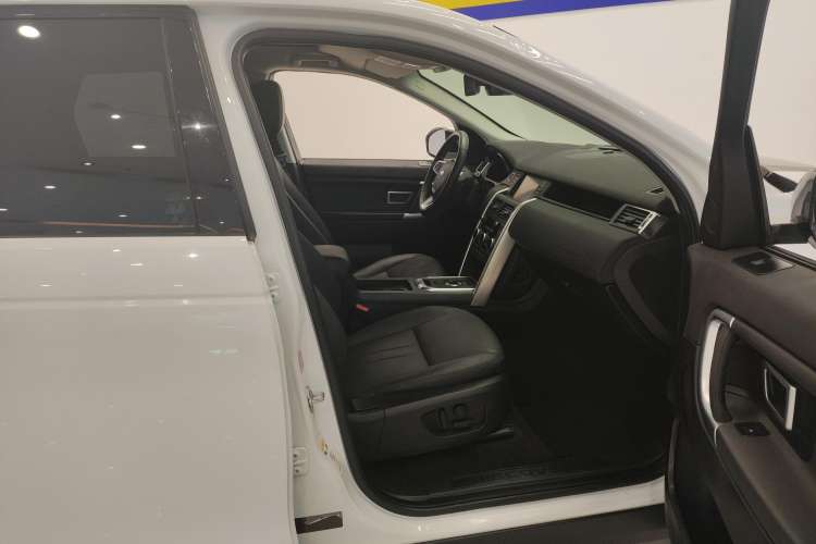 Used Land Rover Discovery Sport 2018 240 PS SE Version