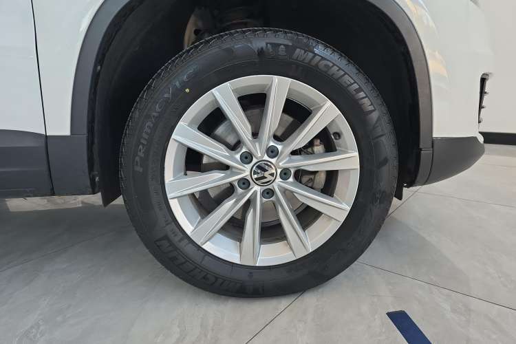 Used Volkswagen Tiguan L 2016 280TSI Automatic Two-Wheel-Drive Silk Road Style Edition