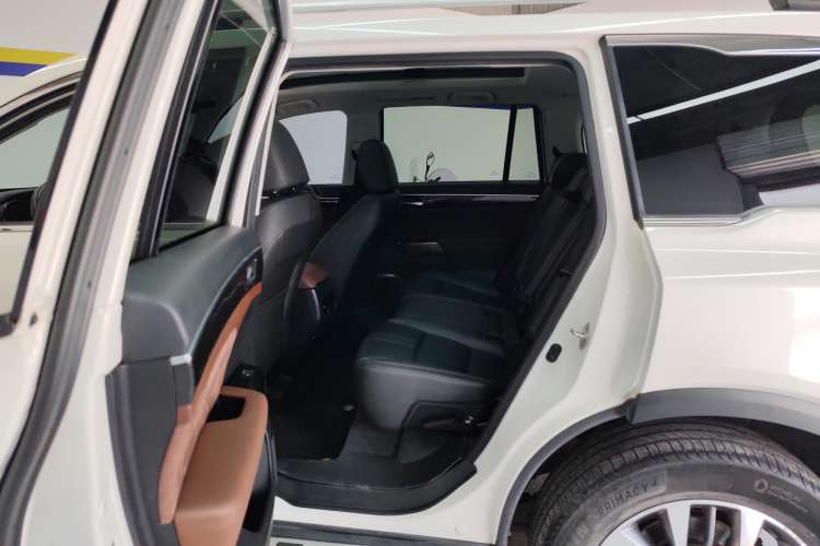 Used GAC Trumpchi GS8 2017 320T Two-Wheel Drive Luxury Smart Connectivity Version (7 Seats)