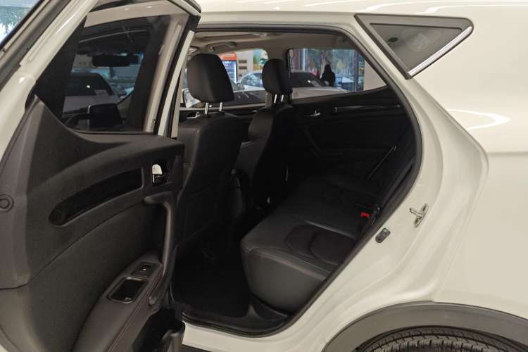 Used JAC Refine S3 2018 Smart Drive Version 1.6L CVT Luxury Smart Model
