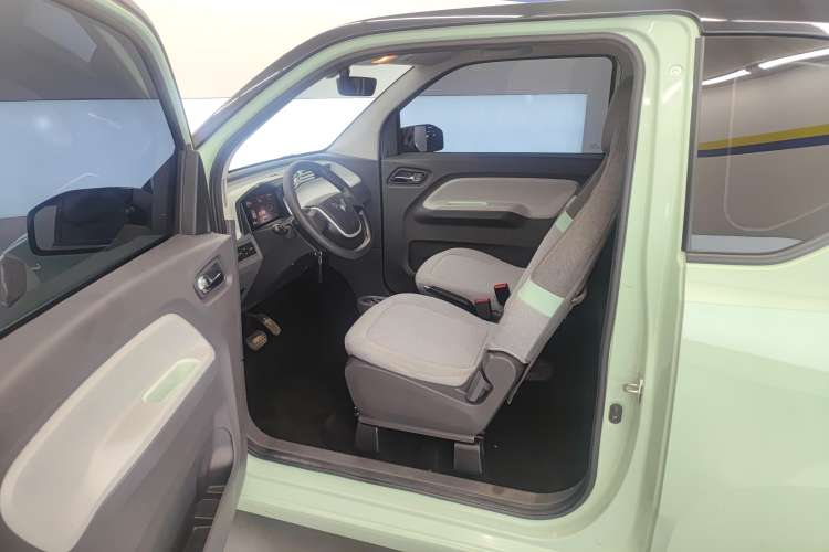 Used Wuling Hongguang MINIEV 2022 Macaron Premium Model – Lithium Iron Phosphate