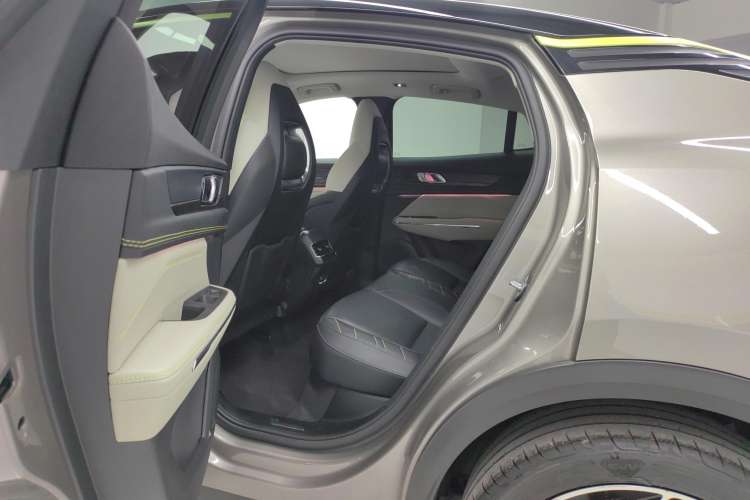 Used Lynk & Co 05 2020 2.0TD Two-Wheel Drive Shine Halo