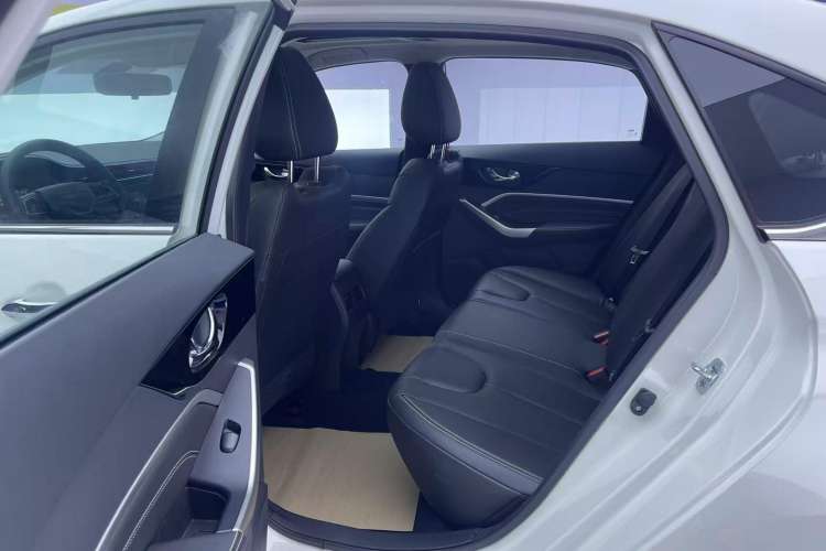 Used Venucia D60 2023 PLUS 1.6L XL CVT Yue Ling Edition
