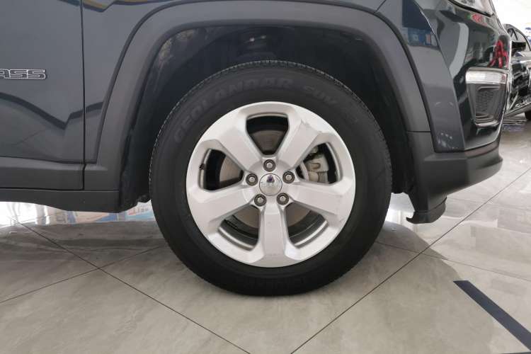 Used Jeep Compass 2017 200T Automatic Family Edition
