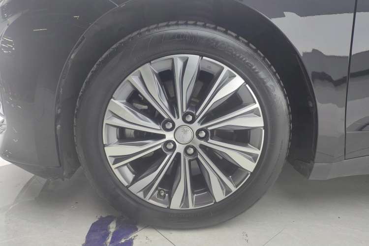 Used Hongqi E-QM5 2022 431 km Charge & Enjoy Edition