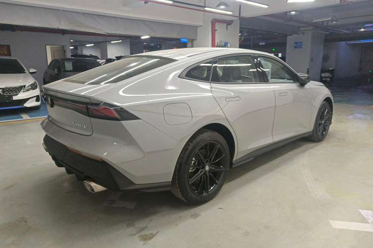 Used Changan UNI-V iDD 2023 Zhidian iDD 1.5T 113km Smart & Fun Version (Rapid Edition)
