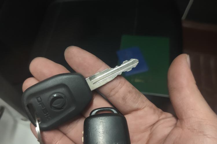 Used Dongfeng Fengon 360 2015 1.5L Manual Comfort 7-Seater China IV Standard
