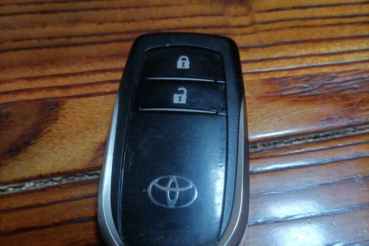 Used Toyota RAV4 2018 2.0L CVT Two-Wheel Drive Fashion X Edition Vehicle Key