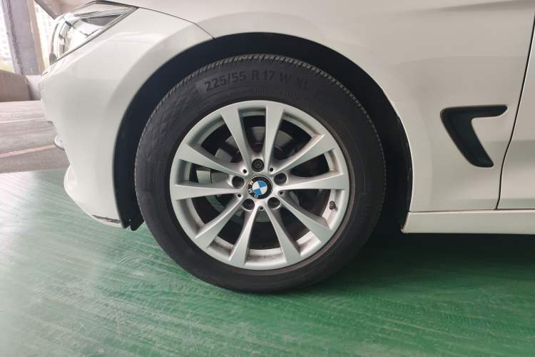 Used BMW 3 Series GT 2014 320i Leading Model
