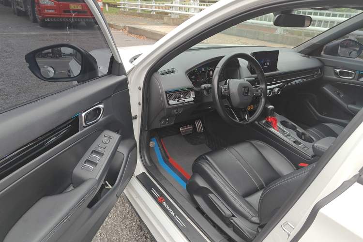 Used Honda Civic 2022 240TURBO CVT Dynamic Edition Driver Seat