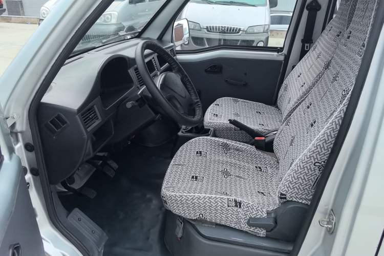 Used Wuling Zhiguang 2015 1.2L Practical LS-I Model
