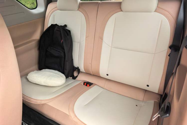 Used Geely Galaxy Panda 2023 Panda Mini 200km Endurance Bear
