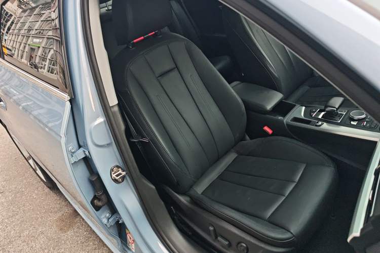 Used Audi A4L 2019 40 TFSI Fashion Version China V Right Front Seat