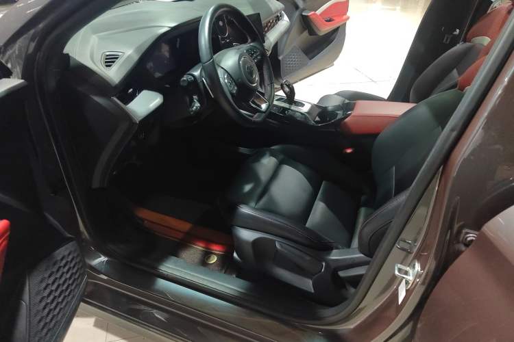 Used MG 5 2022 300TGI DCT Chao Yue Luxury Edition