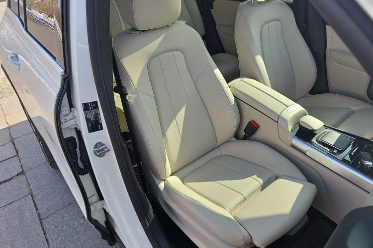 Used Mercedes-Benz EQB 2022 EQB 260 Right Front Seat