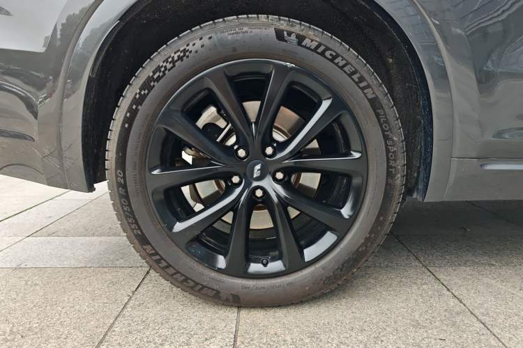 Used Li Auto ONE 2021 Extended-Range 6-Seater Version Exterior 4