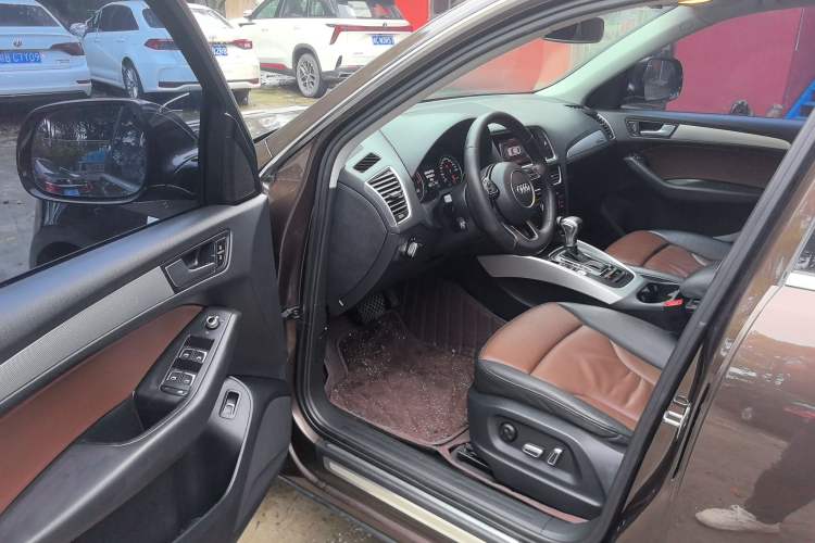 Used Audi Q5 2016 40 TFSI Technology Edition Interior 2