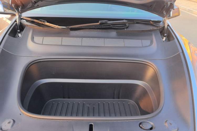 Used Tesla Model Y 2025 Updated Version Long-Range All-Wheel Drive