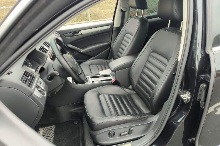 Used Volkswagen Passat 2014 1.8TSI DSG Prestige Edition Left Front Seat