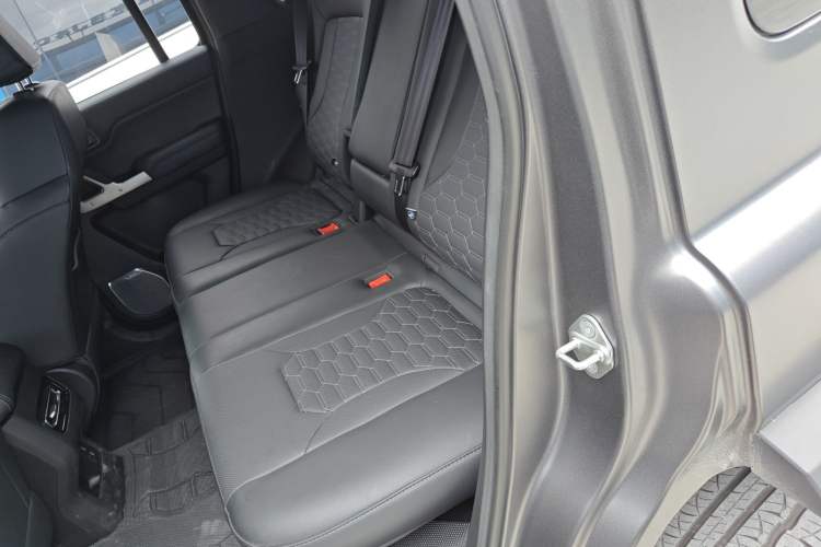 Used 212 T01 2024 2.0T Mechanic