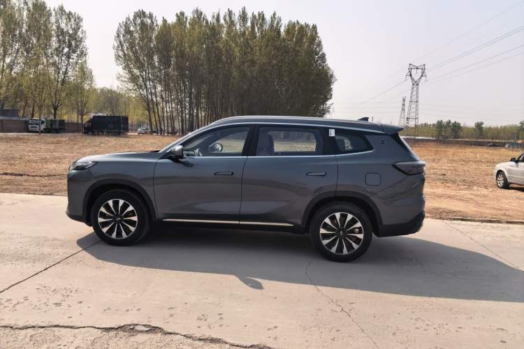 Used Chery Tiggo 8 PLUS 2025 290TGDI DCT Prestige 5-Seater Exterior 6