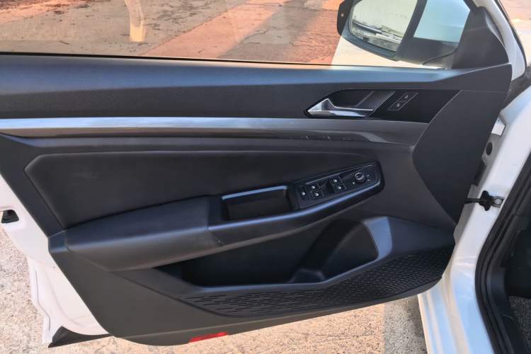 Used Volkswagen Bora 2019 1.5L Manual Comfort Version
