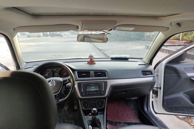 Used Volkswagen Lavida 2015 1.6L Manual Comfort Edition