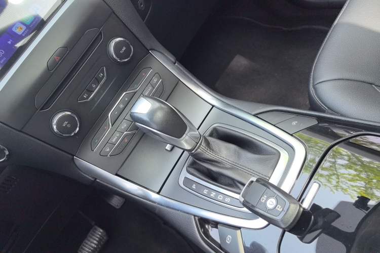 Used Ford Edge 2018 EcoBoost 245 Two-Wheel-Drive Titanium 7-Seater China VI Standard Interior 2