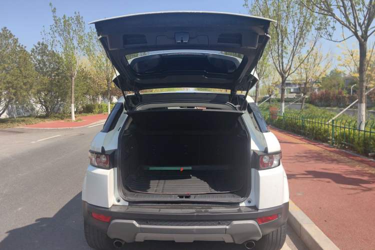 Used Land Rover Range Evoque 2015 2.0T Five-Door Fashion Edition Trunk