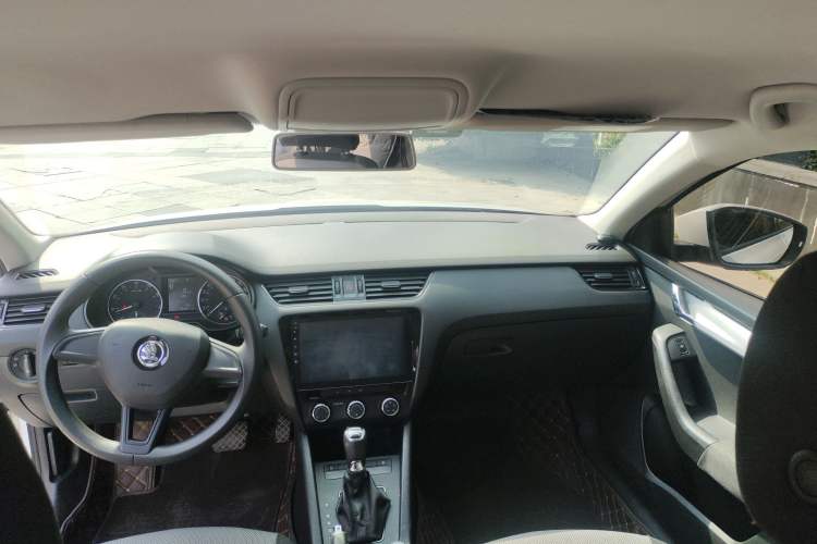 Used Skoda Octavia 2017 1.6L Automatic Front-Wheel Drive Model