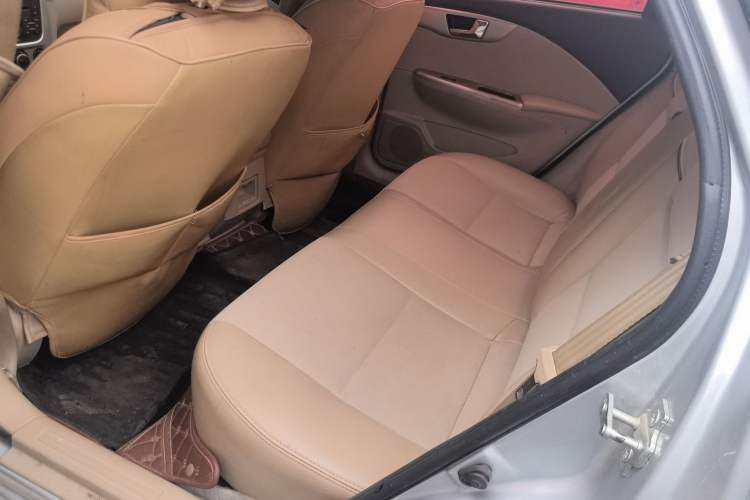 Used Buick Excelle 2015 1.5L Automatic Classic Model
