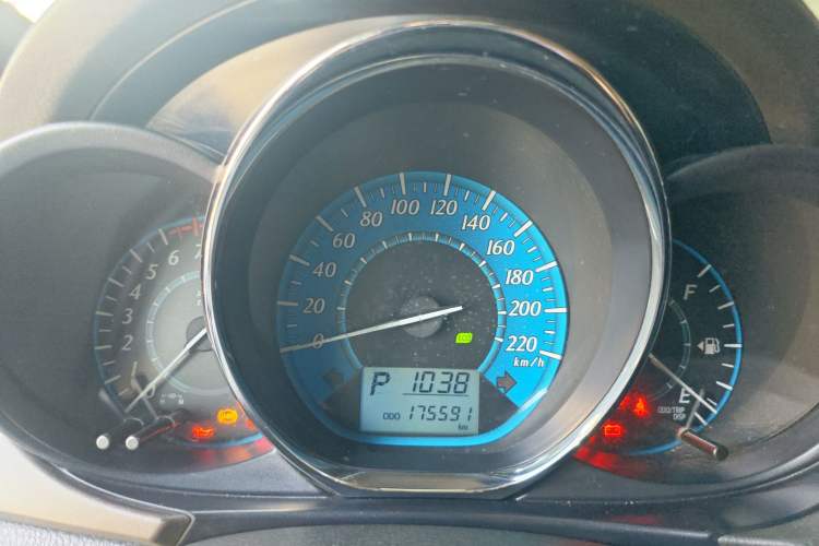 Used Toyota YARiS L Zhi Xuan 2015 1.5E Automatic Charm Edition