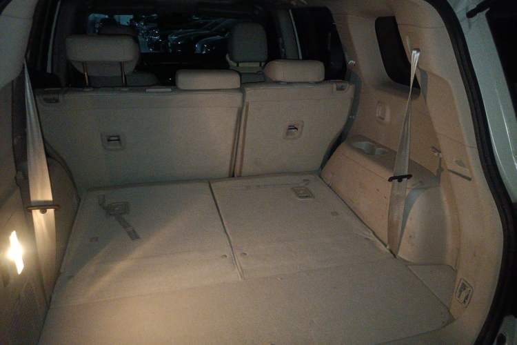 Used GAC Trumpchi GS8 2017 320T Two-Wheel Drive Luxury Smart Connectivity Version (7 Seats) Trunk