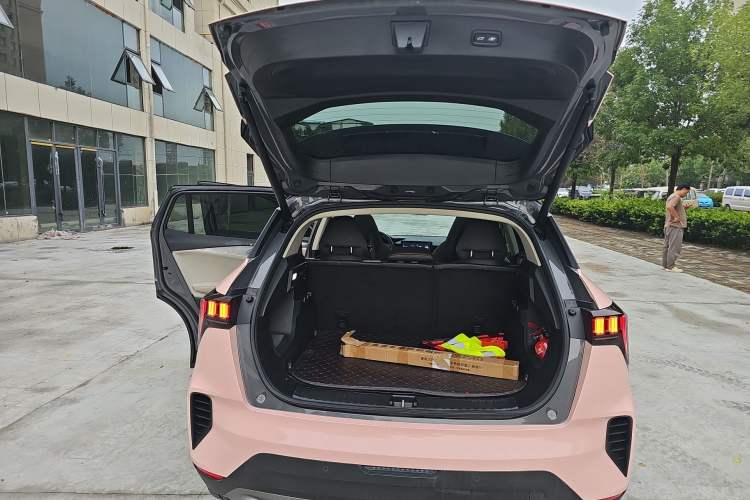 Used Lynk & Co 06 EM-P 2022 PHEV 84 km Range Pro Version