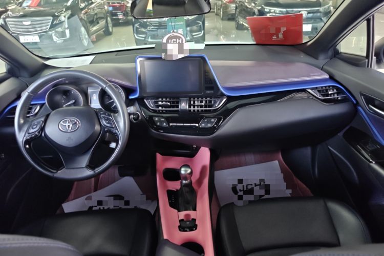 Used Toyota C-HR 2020 2.0L Luxury Edition Interior 3