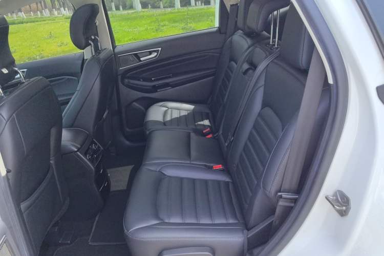 Used Ford Edge 2018 EcoBoost 245 Two-Wheel-Drive Titanium 7-Seater China VI Standard Left Rear Seat