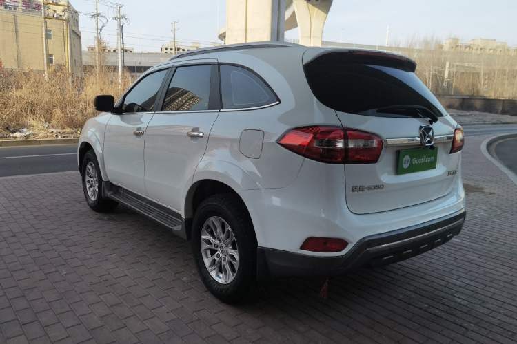 Used JMC Yusheng S350 2013 2.4T Automatic 2WD Diesel Luxury Edition 5 Seats
