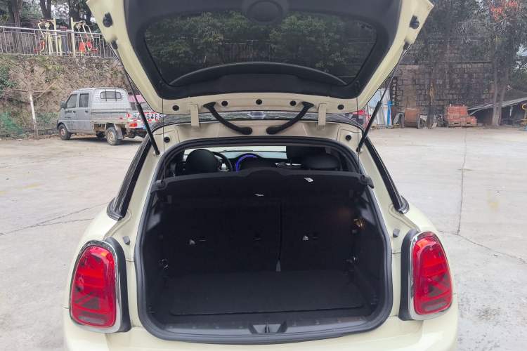 Used MINI MINI 2018 1.5T COOPER Artist Five-Door Edition