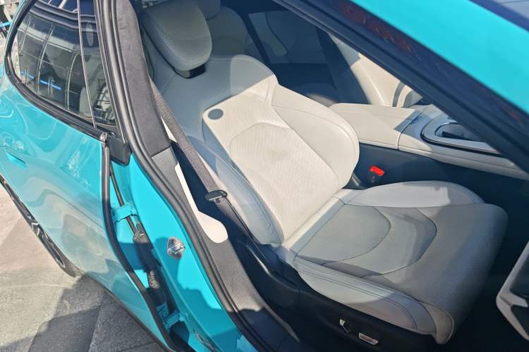 Used Xiaomi Auto SU7 2024 Four-Wheel Drive Ultra-Long Range Advanced Intelligent Driving Max Edition