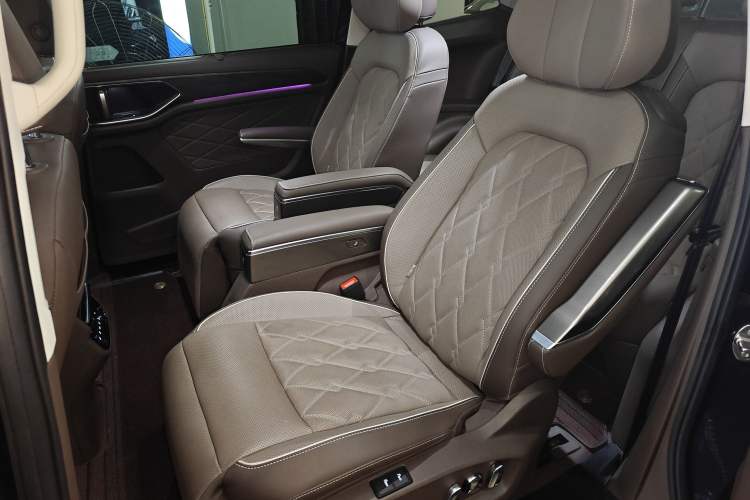 Used Volkswagen Viloran 2023 Revised 380TSI Prestige Edition