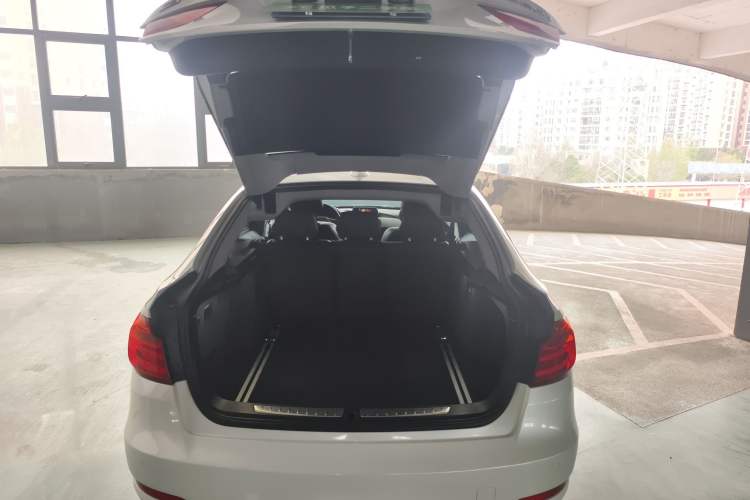 Used BMW 3 Series GT 2014 320i Leading Model
