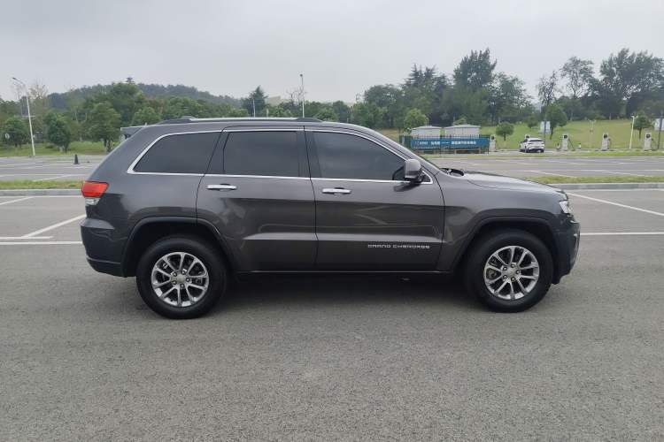 Used Jeep Grand Cherokee 2015 3.0L Comfort Navigation Edition