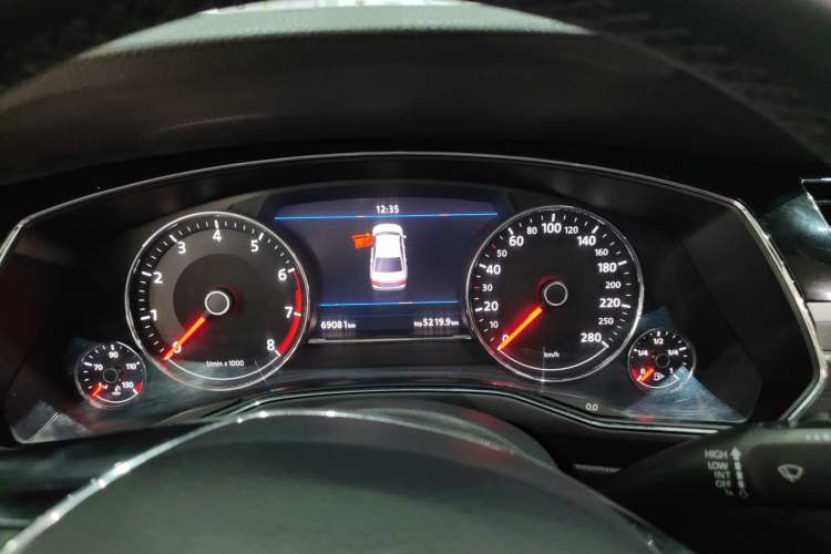 Used Volkswagen Phideon 2019 380TSI Two-Wheel Drive Business Edition China VI Standard