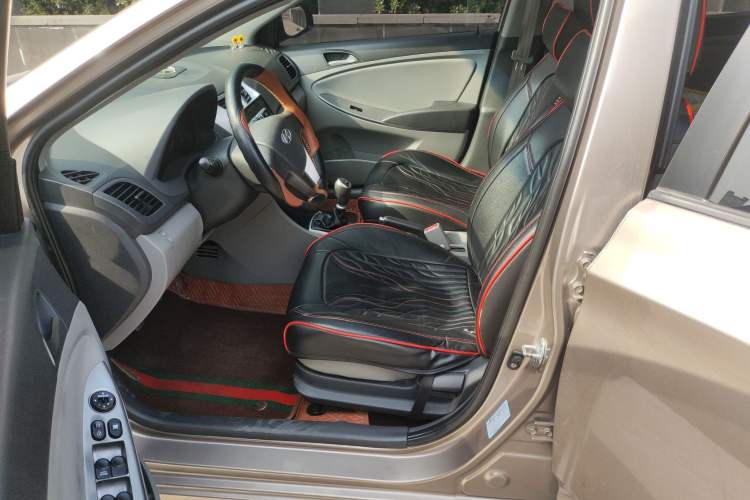 Used Hyundai Verna (older generation) 2014 1.4L Manual Smart GLS Trim Left Front Seat